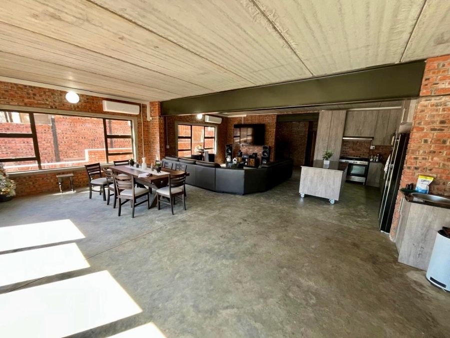 6 Bedroom Property for Sale in Maselspoort Free State